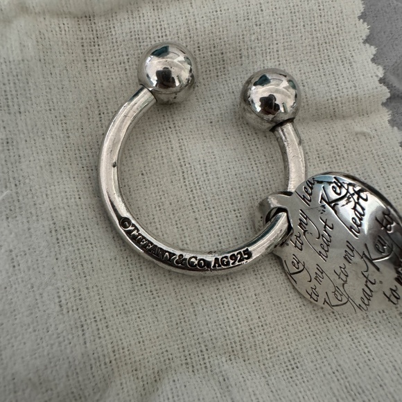 Tiffany and Co silver key ring - Picture 2 of 4